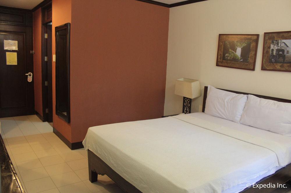 Ilocos Norte Hotel & Convention Center Laoag Kültér fotó